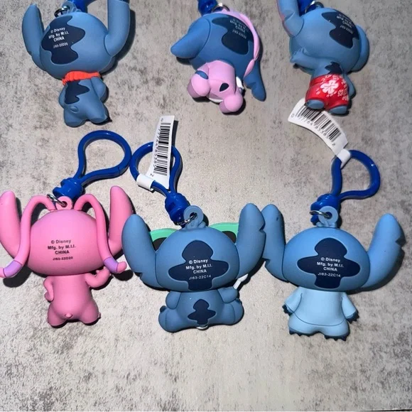Set of 8 Stitch Keychains - Picture 6 of 6